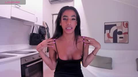 Kata Millants online show from 7, 3, 2025