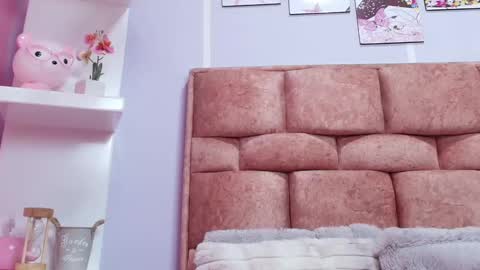 Kate Froz online show from 6, 3, 2025