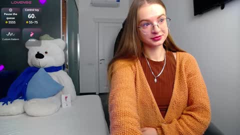 Snapshot of kate_jonson chatting on 4, 12, 2024 .Be kind and gentle with me and I will do my best for you.   online show from 4, 12, 2024