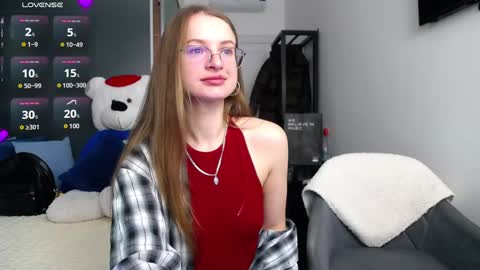 Snapshot of kate_jonson chatting on 6, 12, 2024 .Be kind and gentle with me and I will do my best for you.   online show from 6, 12, 2024