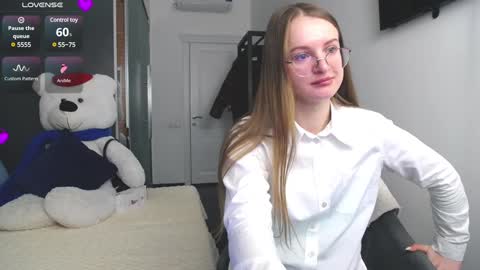 Snapshot of kate_jonson chatting on 7, 12, 2024 .Be kind and gentle with me and I will do my best for you.   online show from 7, 12, 2024