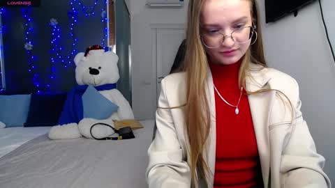 Snapshot of kate_jonson chatting on 6, 1, 2025 .Be kind and gentle with me and I will do my best for you.   online show from 6, 1, 2025