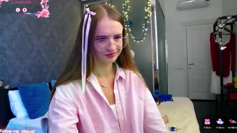 Snapshot of kate_jonson chatting on 22, 9, 2025 .Be kind and gentle with me and I will do my best for you.   online show from 22, 9, 2025