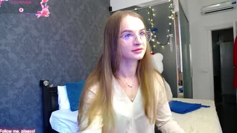 Snapshot of kate_jonson chatting on 25, 9, 2025 .Be kind and gentle with me and I will do my best for you.   online show from 25, 9, 2025