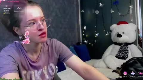 Snapshot of kate_jonson chatting on 18, 10, 2025 .Be kind and gentle with me and I will do my best for you.   online show from 18, 10, 2025