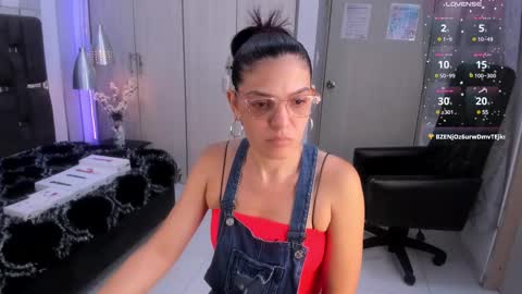 kate_roose online show from 9, 3, 2025