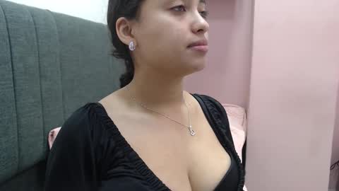 Snapshot of kate_stam chatting on 24, 10, 2025 Kari online show from 24, 10, 2025