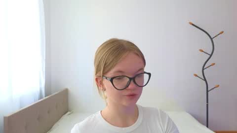 katebunnys online show from 5, 6, 2026