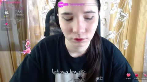 Snapshot of katecrash chatting on 8, 10, 2025 YourKate online show from 8, 10, 2025