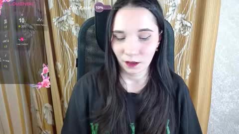 Snapshot of katecrash chatting on 17, 10, 2025 YourKate online show from 17, 10, 2025