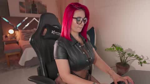  Kate Owens  online show from 25, 10, 2025