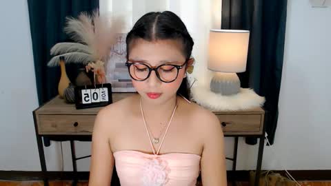 Snapshot of katetemptress69 chatting on 5, 11, 2025 KATE online show from 5, 11, 2025