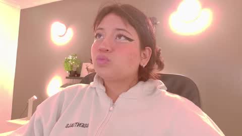 K A T H E  online show from 6, 10, 2025