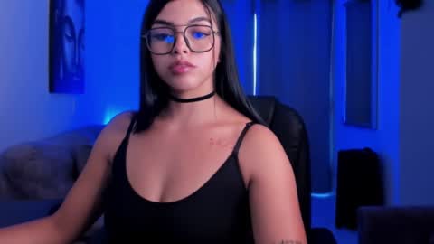 Snapshot of katherin_mons chatting on 7, 1, 2025 KATHERIN MONS online show from 7, 1, 2025