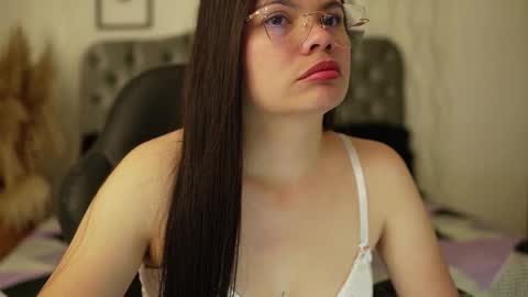 kathh_latorre online show from 6, 2, 2026