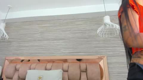 Snapshot of kathia_dumons_ chatting on 16, 12, 2025 KATHIA online show from 16, 12, 2025