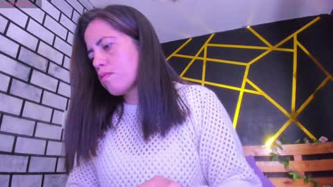 Snapshot of kathina_giraldo chatting on 3, 12, 2024 Paola online show from 3, 12, 2024