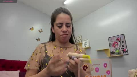 Snapshot of kathina_giraldo chatting on 15, 10, 2025 Paola online show from 15, 10, 2025