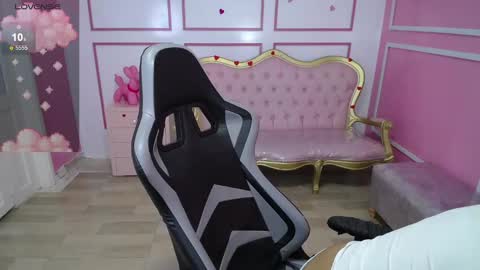 Snapshot of kathina_t chatting on 8, 2, 2025 kathina online show from 8, 2, 2025