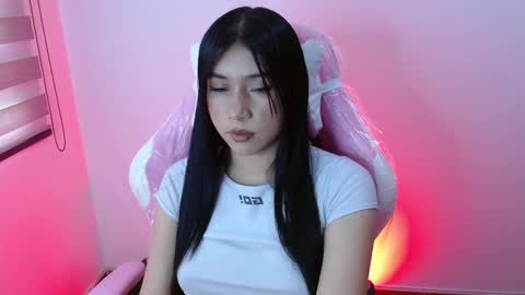 Snapshot of kathy_de chatting on 22, 10, 2025 kathy de online show from 22, 10, 2025