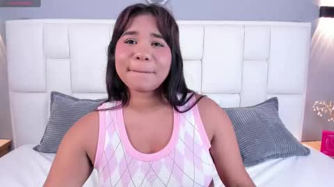 Snapshot of kathymirrow chatting on 22, 11, 2025 Kathy online show from 22, 11, 2025