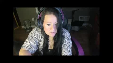 Snapshot of katie227 chatting on 4, 2, 2025 Katie online show from 4, 2, 2025