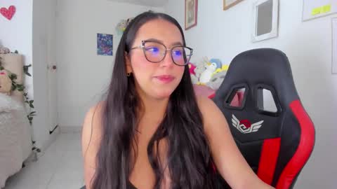 katie_bell_ online show from 12, 9, 2025