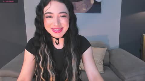 Snapshot of katieangel1 chatting on 10, 10, 2025 katieangel1 online show from 10, 10, 2025