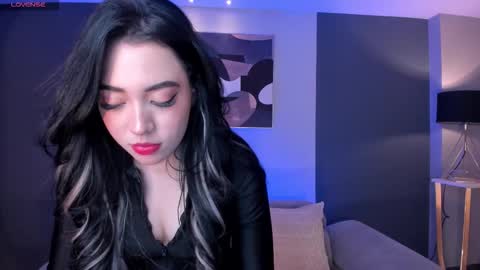 Snapshot of katieangel1 chatting on 12, 10, 2025 katieangel1 online show from 12, 10, 2025