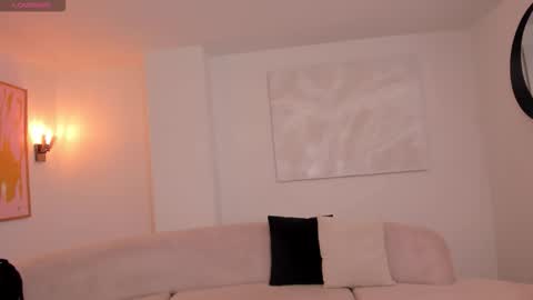 Kate Stonne online show from 5, 2, 2026