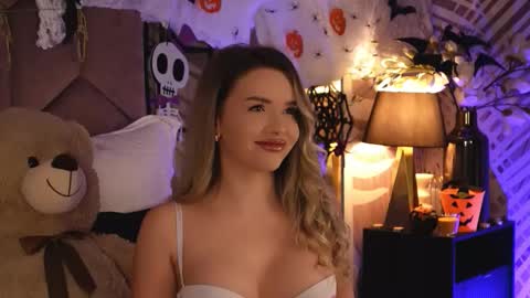 KatJolie online show from 27, 10, 2025