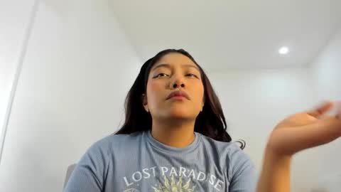 Follow me on instagram and twitter as correaktnees online show from 10, 10, 2025