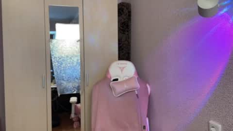 Snapshot of katrin_kristal chatting on 29, 6, 2026 naked in pvt show 100 tk online show from 29, 6, 2026