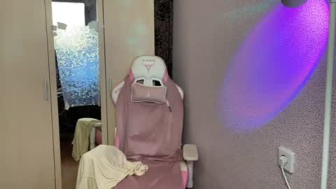 Snapshot of katrin_kristal chatting on 15, 7, 2026 naked in pvt show 100 tk online show from 15, 7, 2026