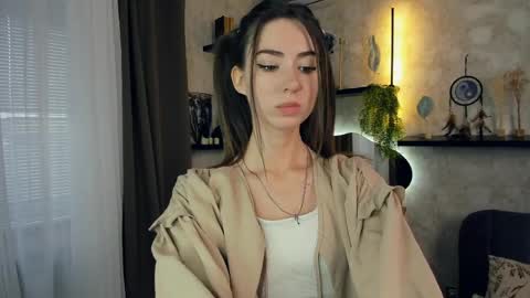 Kate Aurora online show from 2, 4, 2026