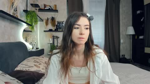 Kate Aurora online show from 9, 4, 2026