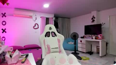 Snapshot of katrinrosex chatting on 12, 1, 2026 Katrin online show from 12, 1, 2026