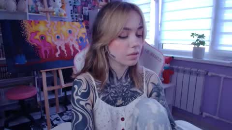 Snapshot of katrinwaifu chatting on 12, 9, 2025 Katrin online show from 12, 9, 2025