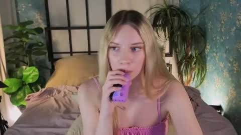 katt_yy online show from 14, 7, 2026