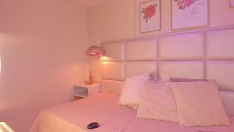 katte_winslet_ online show from 15, 12, 2025