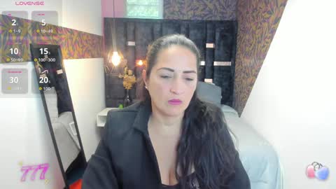 K A T T E  online show from 25, 5, 2026