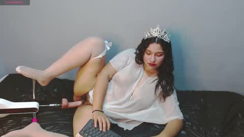 Snapshot of katty_loveless chatting on 11, 9, 2025 Katty Loveless online show from 11, 9, 2025