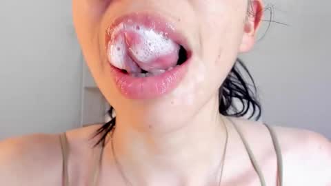 Snapshot of katty_mouth chatting on 9, 10, 2025 Katty online show from 9, 10, 2025