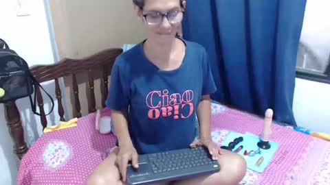 Snapshot of kattydirty144 chatting on 14, 9, 2025 angel online show from 14, 9, 2025