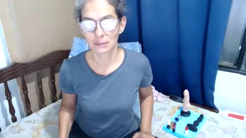 Snapshot of kattydirty144 chatting on 29, 10, 2025 angel online show from 29, 10, 2025