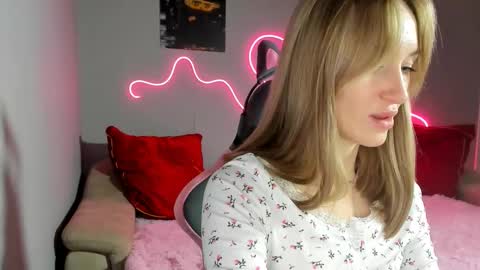 Snapshot of kattyfill chatting on 30, 10, 2025 KattyFillHot online show from 30, 10, 2025