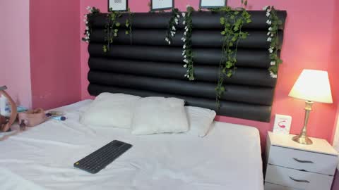 Snapshot of katy_contreras chatting on 7, 1, 2025 katy_contreras online show from 7, 1, 2025