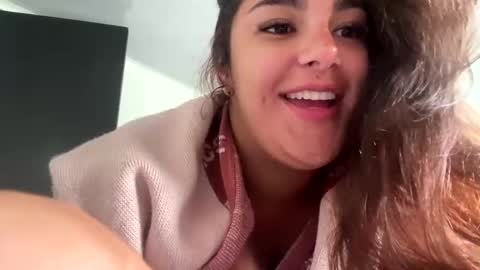 Snapshot of katybloom_ chatting on 8, 2, 2025    online show from 8, 2, 2025
