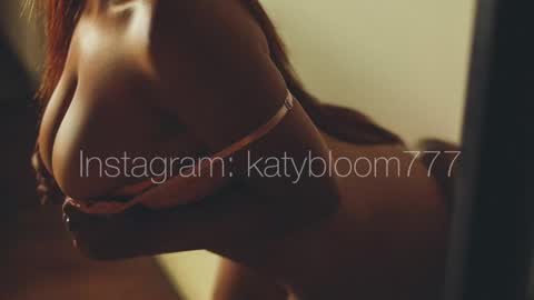 Snapshot of katybloom_ chatting on 20, 2, 2025    online show from 20, 2, 2025