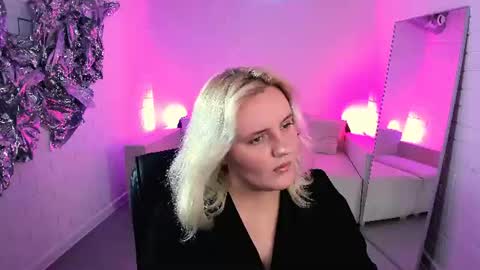 Snapshot of katybriggs chatting on 25, 6, 2026 Katy online show from 25, 6, 2026
